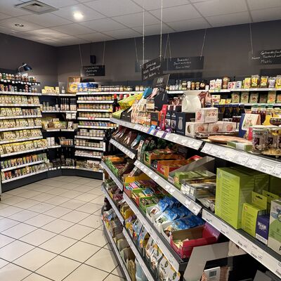 Schauenburger Stra&szlig;e 5_Regal_Biomarkt