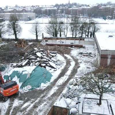 27.01.2026 - Abrissarbeiten der Sporthalle laufen