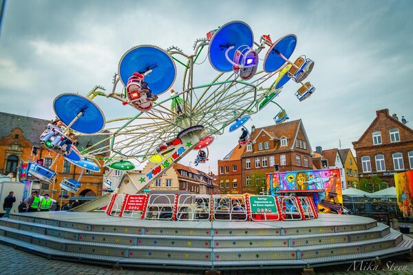 Jahrmarkt_Fahrgesch�ft Twister